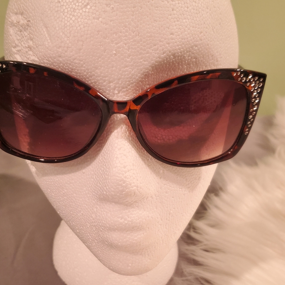 Tortoise Shell bedazzled sunglasses Relic Brand